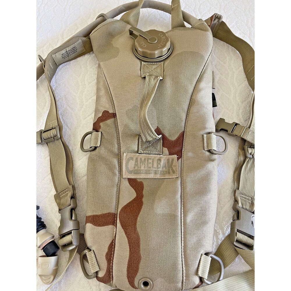 CAMELNAK 3Litters(100oz) of water  Hiking Desert Camouflage Pattern USA